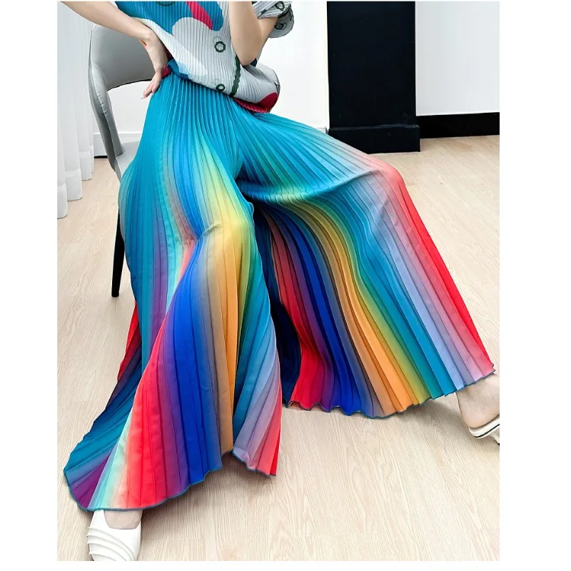 Женские радужные брюки GGHK Miyake, свободные расклешенные брюки с широкими штанинами, модная осенняя одежда в уличном стиле, 2023
Женские радужные брюки GGHK Miyake, свободные расклешенные брюки с широкими штанинами, модная осенняя одежда в уличном стиле, 2023