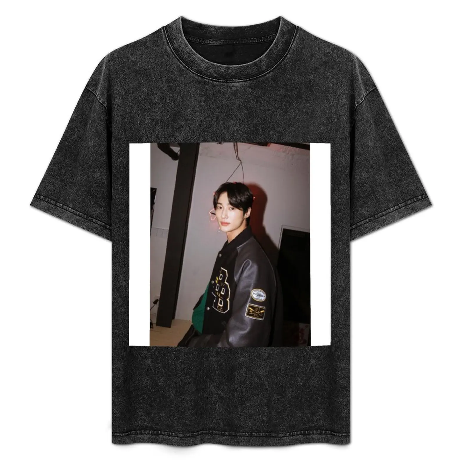 Byeon Woo-seok T-Shirt
Byeon Woo-seok T-Shirt