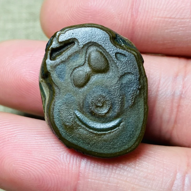 Natural Agate Stone with Unique Eye Pattern - Rare Collectible Raw Agate Specimen for Decoration
Natural Agate Stone with Unique Eye Pattern - Rare Collectible Raw Agate Specimen for Decoration