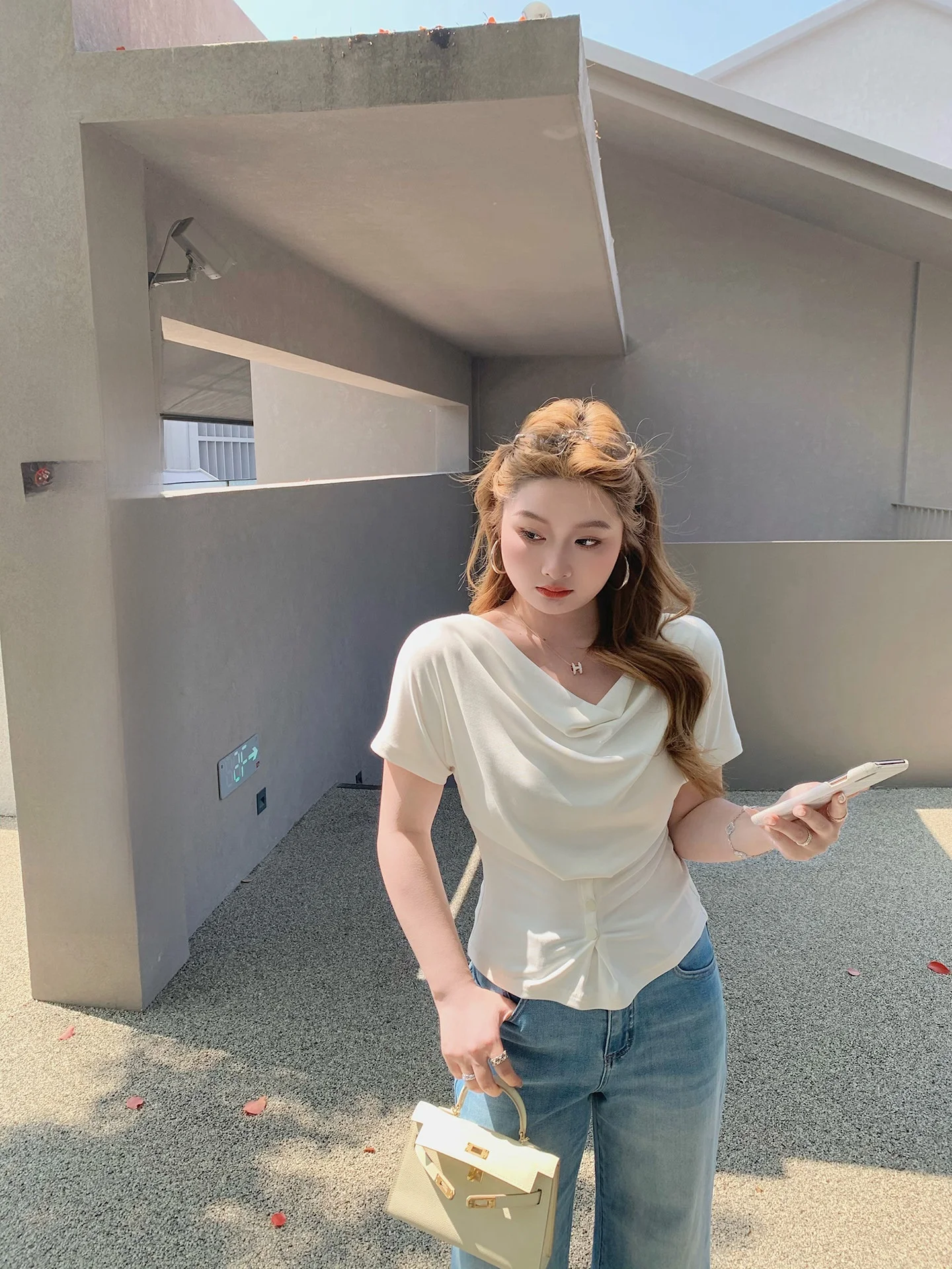 Slimming Short Sleeve T-Shirt Women's Fashion Deconstructed Copper Ammonia V-neck Waist-cinching Top Commute Style Pure Color
Slimming Short Sleeve T-Shirt Women's Fashion Deconstructed Copper Ammonia V-neck Waist-cinching Top Commute Style Pure Color
