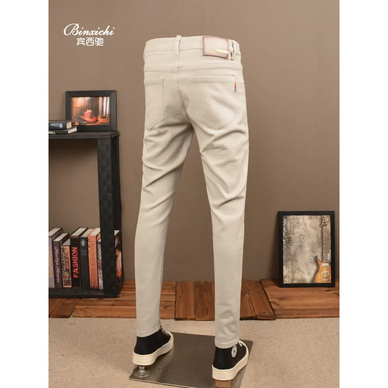 2025 новые осенние повседневные мужские джинсы, элитные эластичные маленькие прямые трубки, модные легкие роскошные мужские брюки
2025 новые осенние повседневные мужские джинсы, элитные эластичные маленькие прямые трубки, модные легкие роскошные мужские брюки