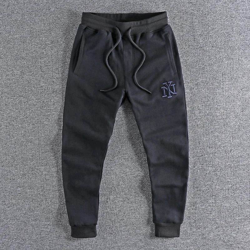 Autumn American Retro Letter Embroidered Sweatpants Men's Fashion Loose Elastic Waist Drawstring Sports Casual Ankle-tied Pants
Autumn American Retro Letter Embroidered Sweatpants Men's Fashion Loose Elastic Waist Drawstring Sports Casual Ankle-tied Pants