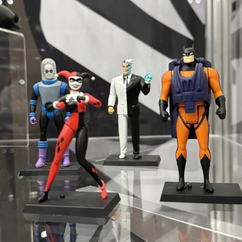 Mezco Toyz Batman The Animated Series 3.75 Inch 5 Points Sky Dive Action Figure With Working Parachute Removable Cape
Mezco Toyz Batman The Animated Series 3.75 Inch 5 Points Sky Dive Action Figure With Working Parachute Removable Cape