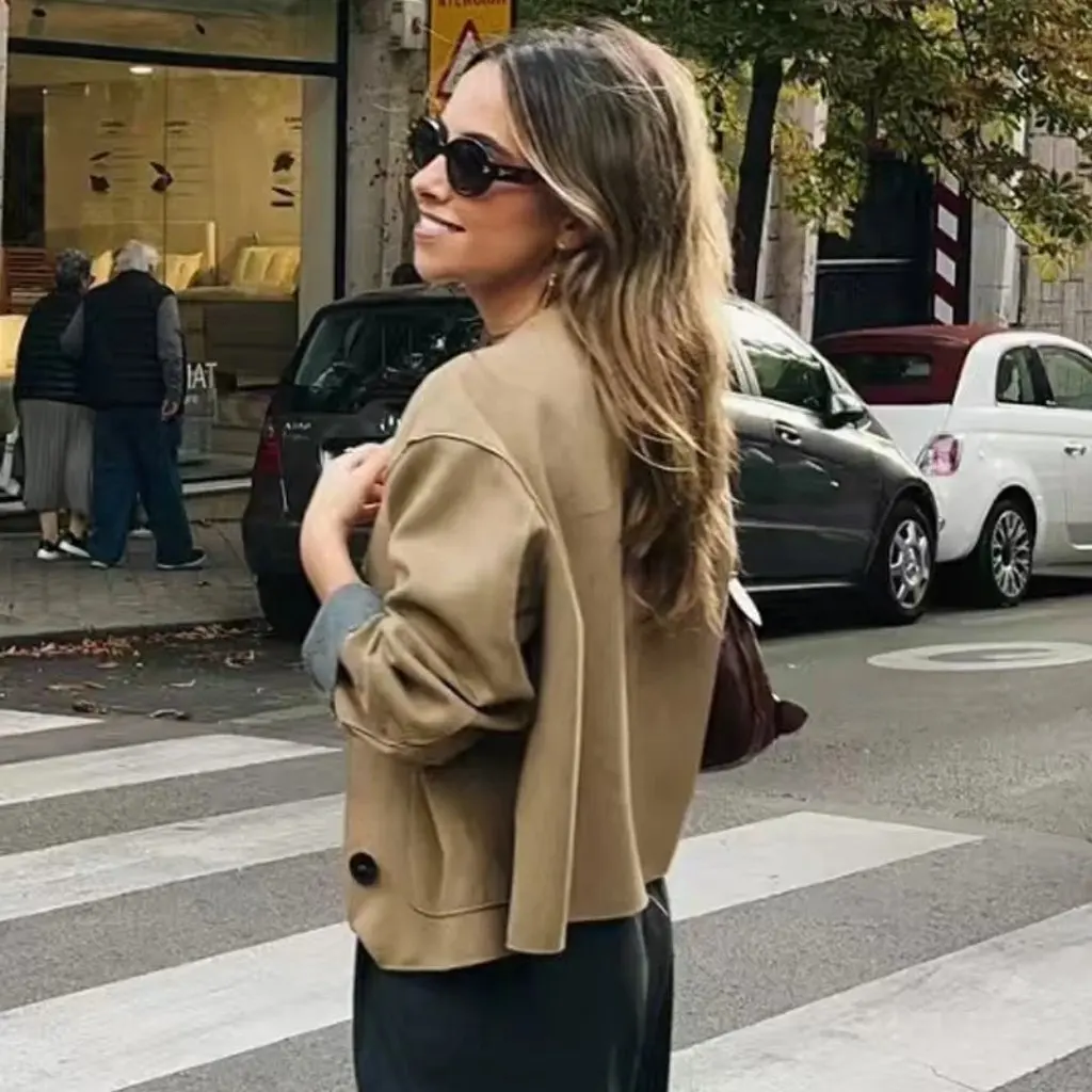 Retro Short Round Neck Faux Suede Jacket Outerwear Spring Autumn Women's Fashion European And American Style
Retro Short Round Neck Faux Suede Jacket Outerwear Spring Autumn Women's Fashion European And American Style