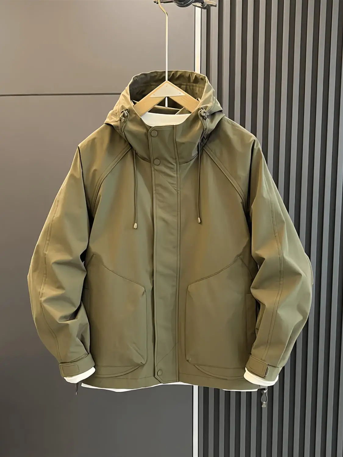 Весенне-осенняя новая модная куртка с капюшоном, мужская повседневная универсальная рабочая куртка, простая спортивная ветровка для активного отдыха
Весенне-осенняя новая модная куртка с капюшоном, мужская повседневная универсальная рабочая куртка, простая спортивная ветровка для активного отдыха