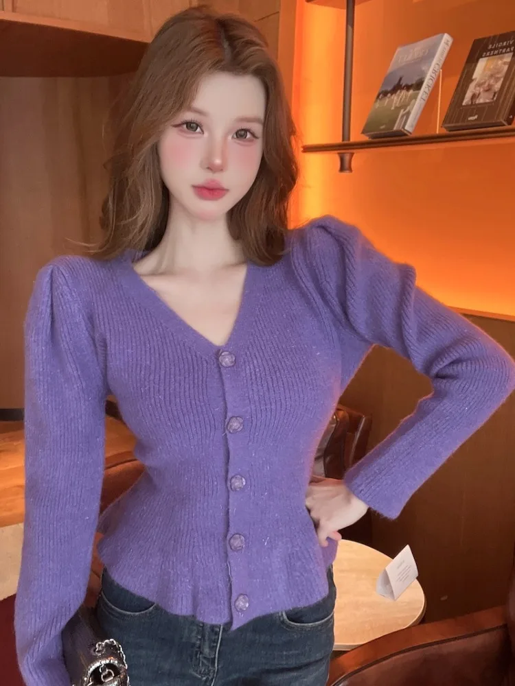 Slim Fit V-Neck Knitted Open Cardigan Sweater Women's Autumn Winter New Style Base Layer Top Single Row 3D Flower Button
Slim Fit V-Neck Knitted Open Cardigan Sweater Women's Autumn Winter New Style Base Layer Top Single Row 3D Flower Button