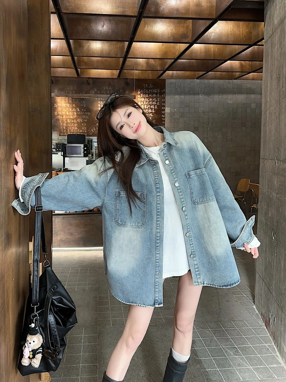 Retro Denim Jacket Early Spring Women's Loose Casual American Style Jacket Top Button down Shirt
Retro Denim Jacket Early Spring Women's Loose Casual American Style Jacket Top Button down Shirt