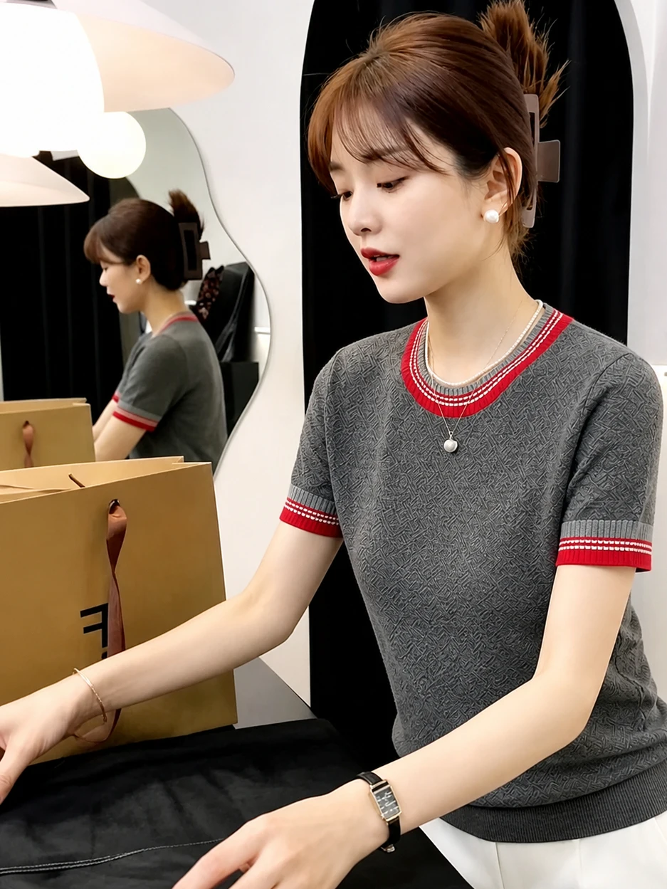 Casual round Neck Short Sleeve Knitted Shirt Women's Versatile Summer Fashion Design Korean Style Straight Cut Silk Top
Casual round Neck Short Sleeve Knitted Shirt Women's Versatile Summer Fashion Design Korean Style Straight Cut Silk Top