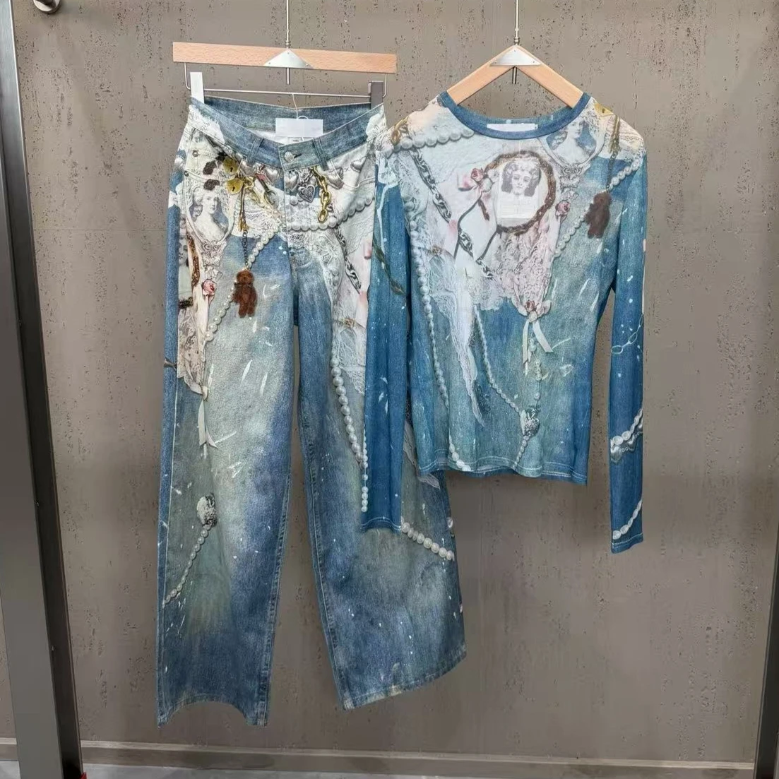 2026 Spring Summer Designer Printed Mesh Long-sleeve Top for Women, Lace Chain 3d Printed Denim Jeans – Sold Separately
2026 Spring Summer Designer Printed Mesh Long-sleeve Top for Women, Lace Chain 3d Printed Denim Jeans – Sold Separately