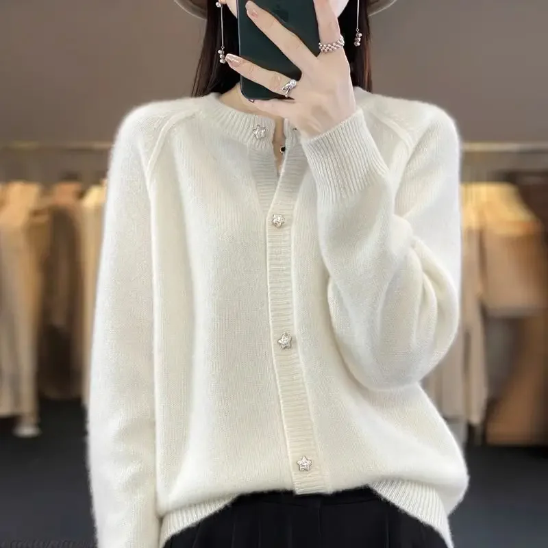 New Autumn Winter Knitted Women's Cardigan Casual O-Neck Long Sleeve Casual Loose Star Button Solid Color Sweater Coat Knitwear
New Autumn Winter Knitted Women's Cardigan Casual O-Neck Long Sleeve Casual Loose Star Button Solid Color Sweater Coat Knitwear