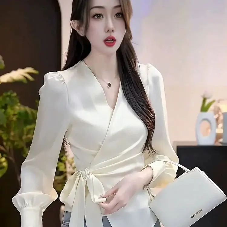 Французская блузка с завязками на талии, приталенная, с длинным рукавом, V-образным вырезом, тонкая, весна-осень, новинка, скрывающая живот, необычный топ
Французская блузка с завязками на талии, приталенная, с длинным рукавом, V-образным вырезом, тонкая, весна-осень, новинка, скрывающая живот, необычный топ