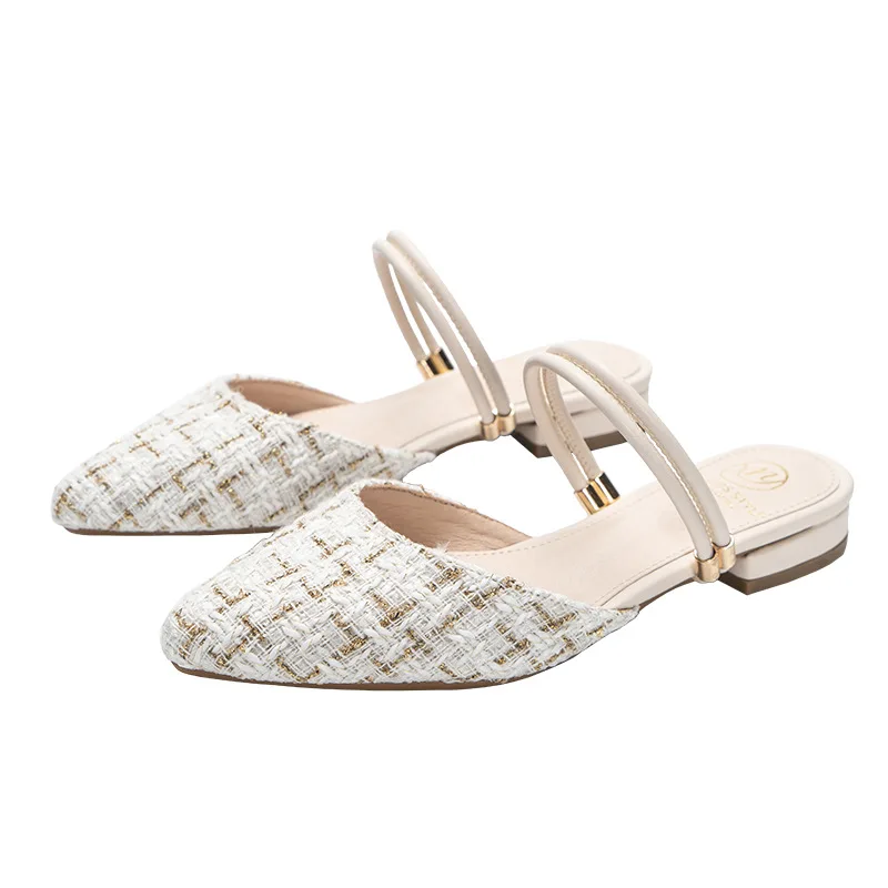 Summer new small fragrant bun head half drag female pointed flat with two sandals female fairy wind lady slippers large size
Summer new small fragrant bun head half drag female pointed flat with two sandals female fairy wind lady slippers large size