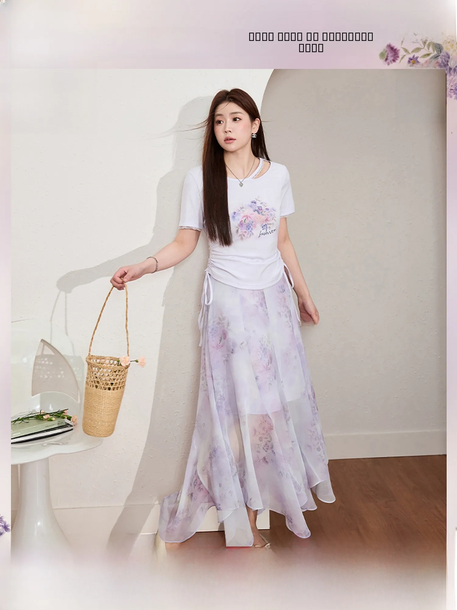 Синяя футболка большого размера с оригинальным принтом фиолетового лотоса и летний комплект из двух предметов: облегающая юбка-фейри для повседневной носки
Синяя футболка большого размера с оригинальным принтом фиолетового лотоса и летний комплект из двух предметов: облегающая юбка-фейри для повседневной носки