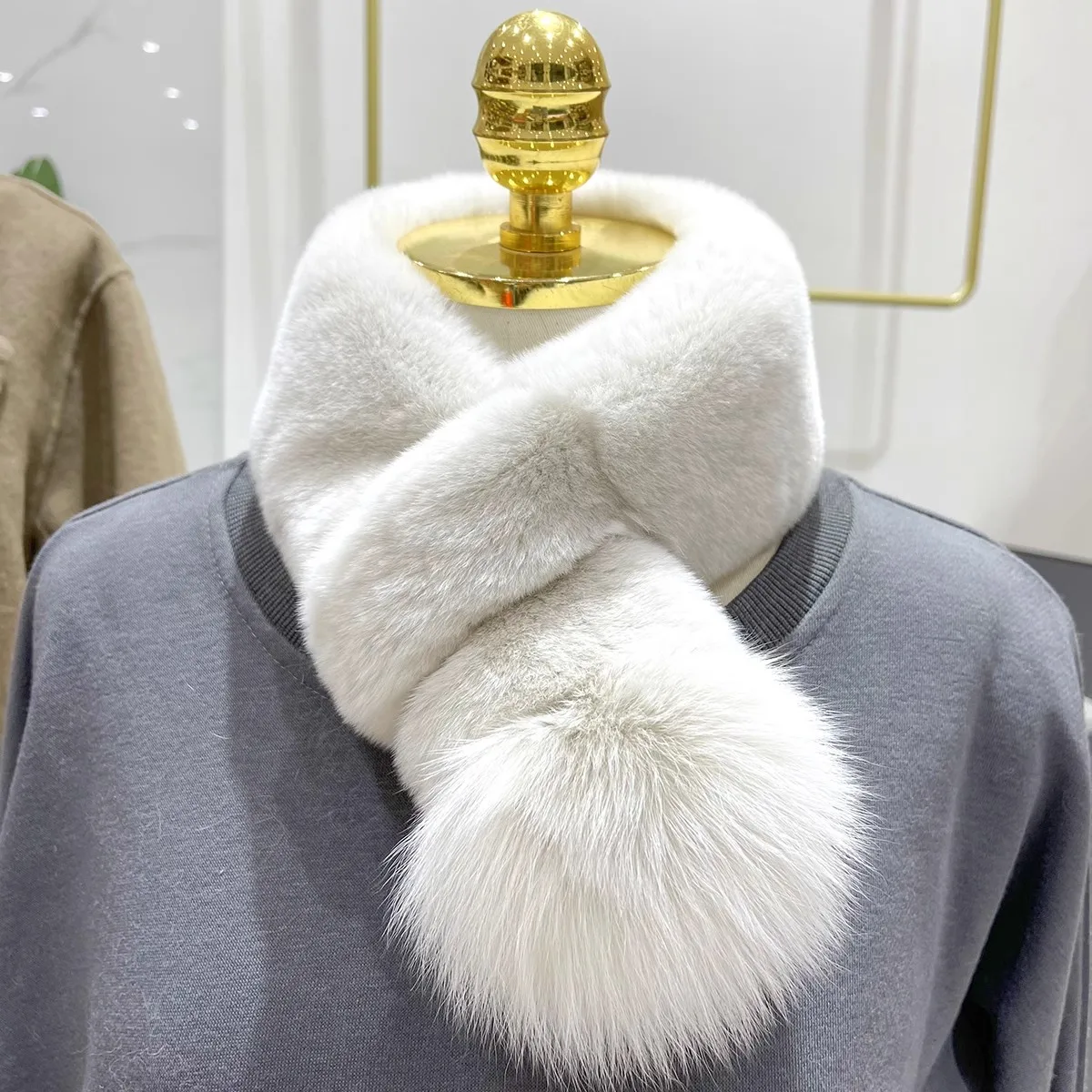 Autumn Winter Women's Luxury Soft Natural Rabbit Fur Scarf Thermal Thicken Warm Double Side Genuine Fur Scarf Shawl TB105
Autumn Winter Women's Luxury Soft Natural Rabbit Fur Scarf Thermal Thicken Warm Double Side Genuine Fur Scarf Shawl TB105
