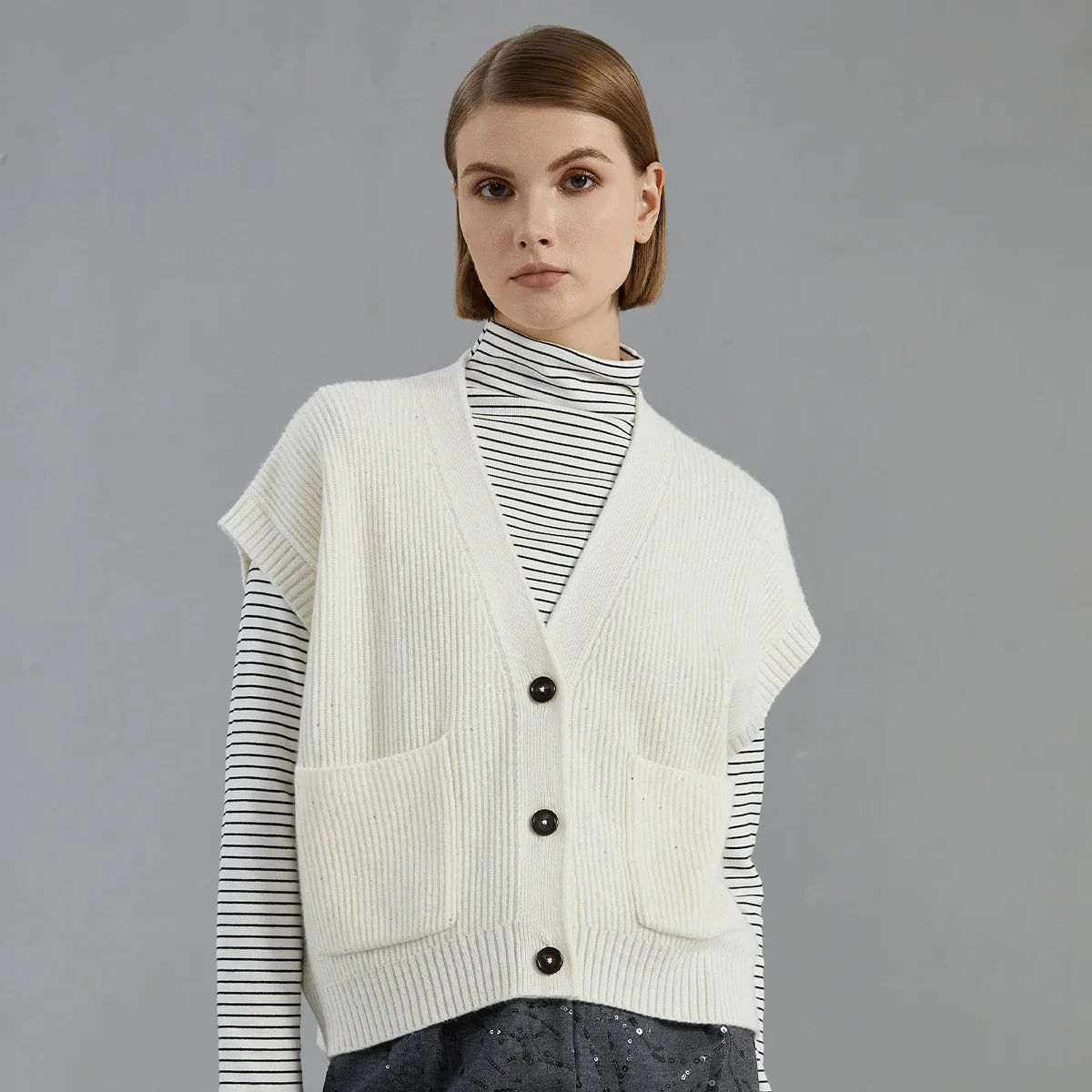 Pop BC774 High Quality Luxury Women's Clothing 100% Cashmere Knit Vest Sweater Sleeveless Cardigan
Pop BC774 High Quality Luxury Women's Clothing 100% Cashmere Knit Vest Sweater Sleeveless Cardigan