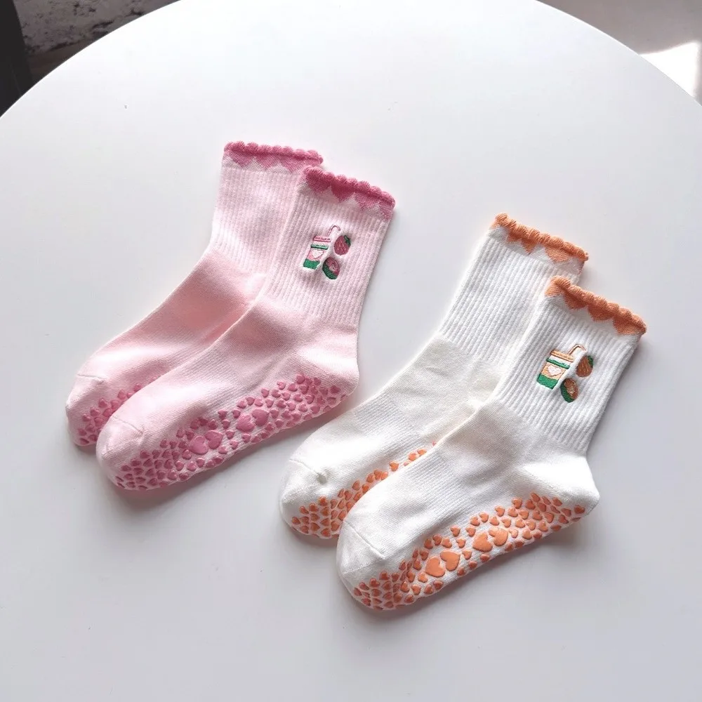 Trendy Non-Slip Grip Pilates Socks Cotton Harajuku Street Mid Tube Socks Casual Breathable Yoga Socks for Women
Trendy Non-Slip Grip Pilates Socks Cotton Harajuku Street Mid Tube Socks Casual Breathable Yoga Socks for Women