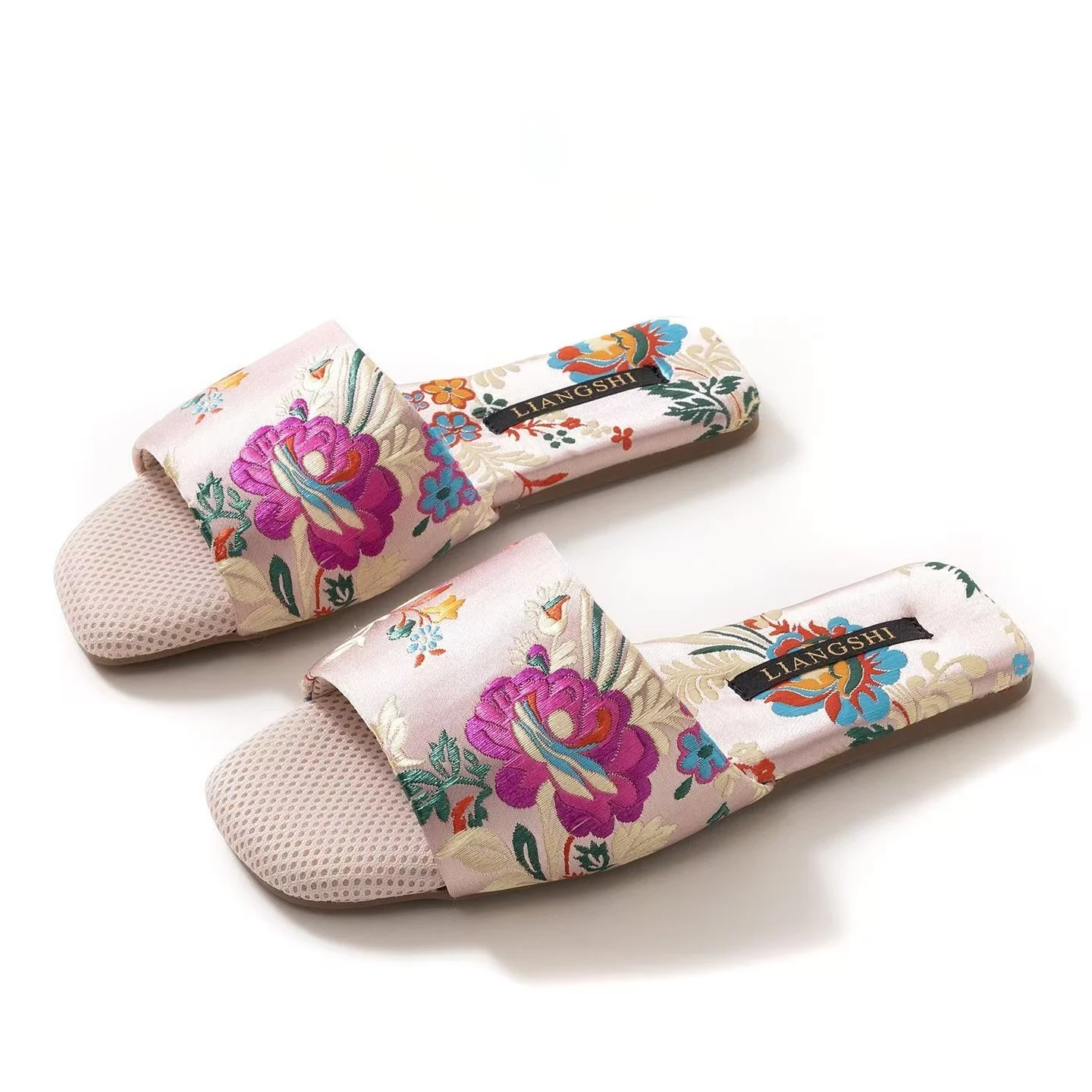 Женские шелковые тапочки в китайском стиле с вышивкой, летние, новые, с мягкой нескользящей подошвой, с открытым носком, высококачественные домашние тапочки, тапочки для пола
Женские шелковые тапочки в китайском стиле с вышивкой, летние, новые, с мягкой нескользящей подошвой, с открытым носком, высококачественные домашние тапочки, тапочки для пола