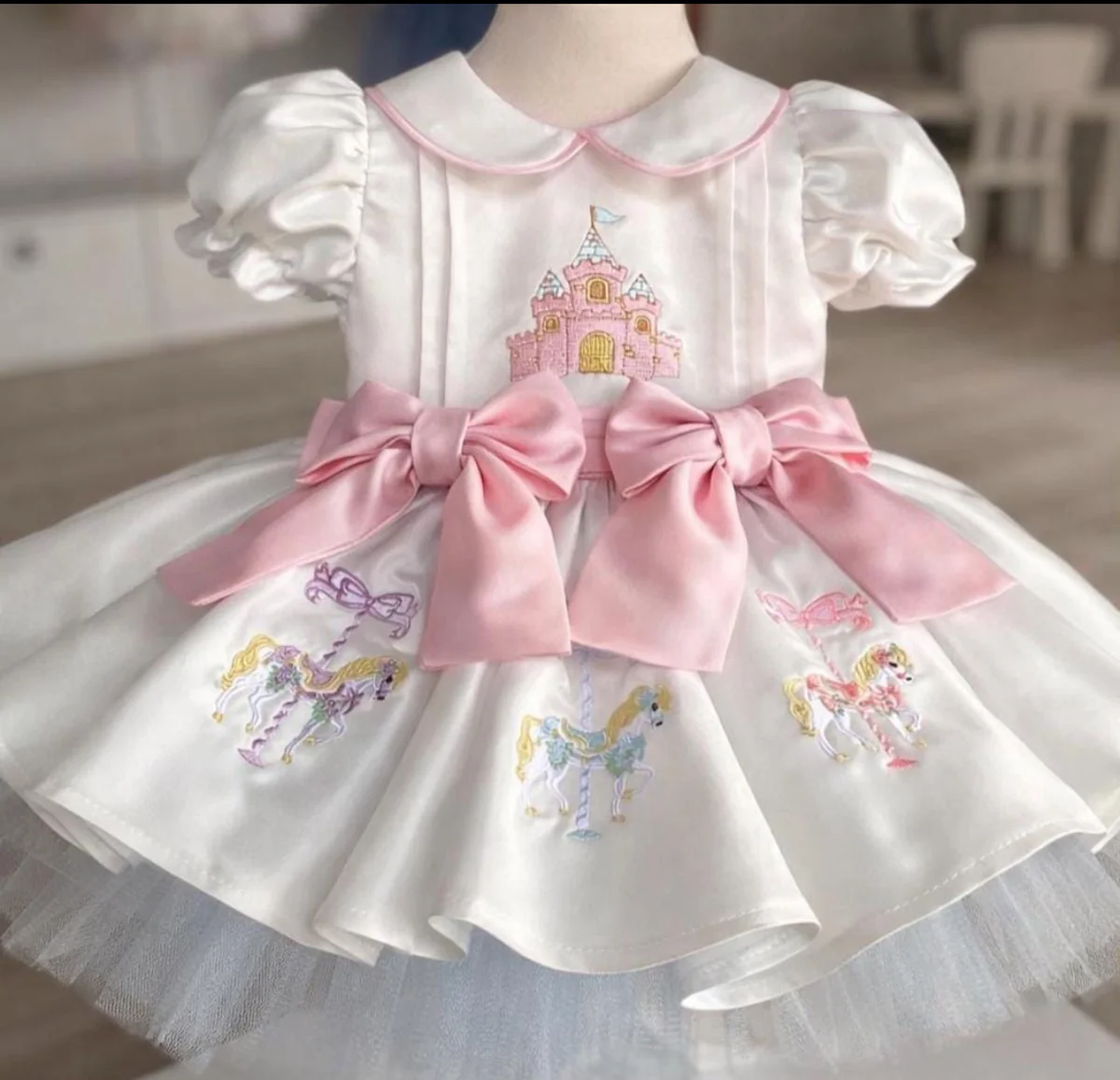 Summer Girl Sweet Carousel Castle Embroidered Pink Bow White Puffy Dress for Casual Party Birthday Wedding Photography
Summer Girl Sweet Carousel Castle Embroidered Pink Bow White Puffy Dress for Casual Party Birthday Wedding Photography