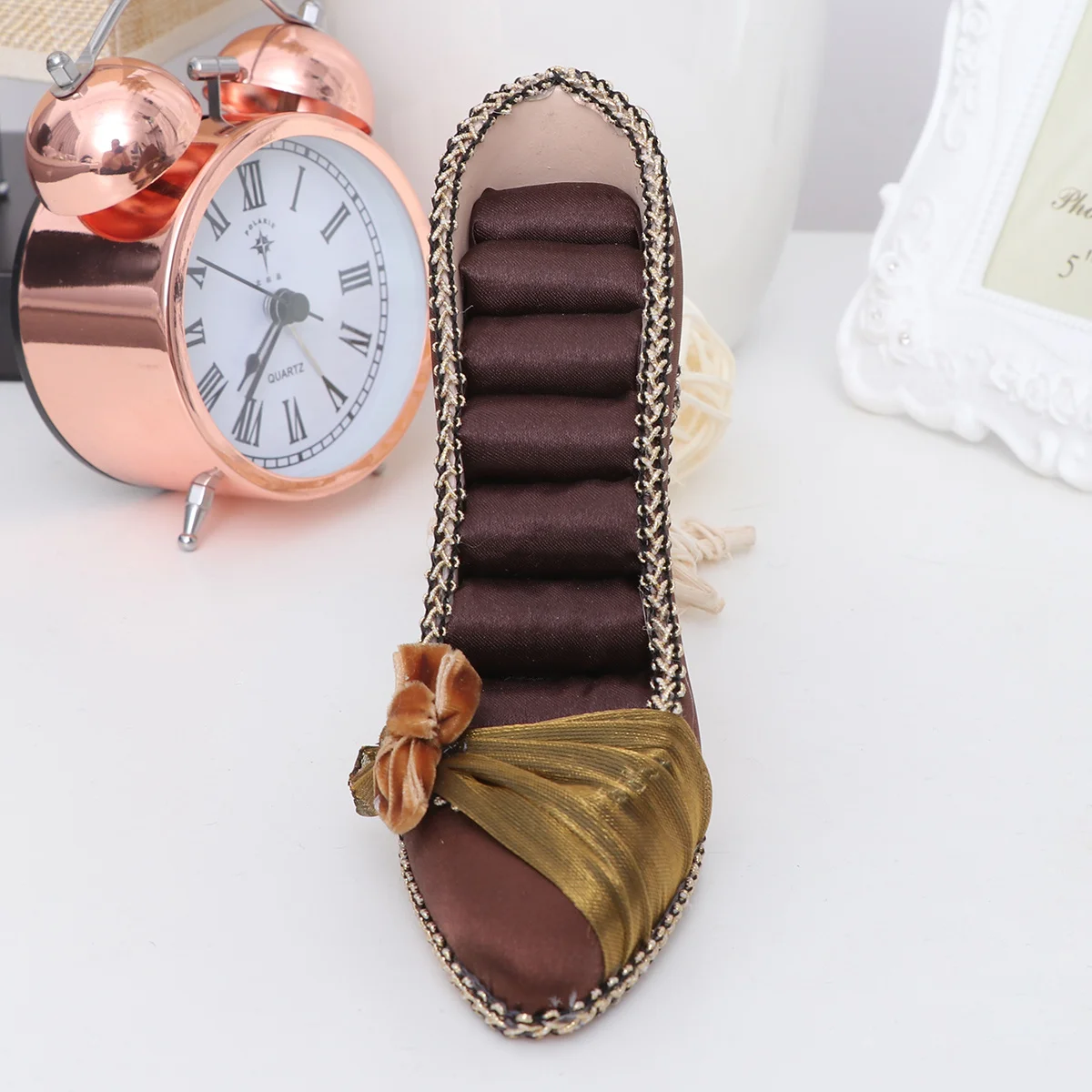 Jewelry Storage Rack Dark Brown High Heeled Shoe Shaped Display Stand for Earrings Rings Organizer Home Decoration
Jewelry Storage Rack Dark Brown High Heeled Shoe Shaped Display Stand for Earrings Rings Organizer Home Decoration