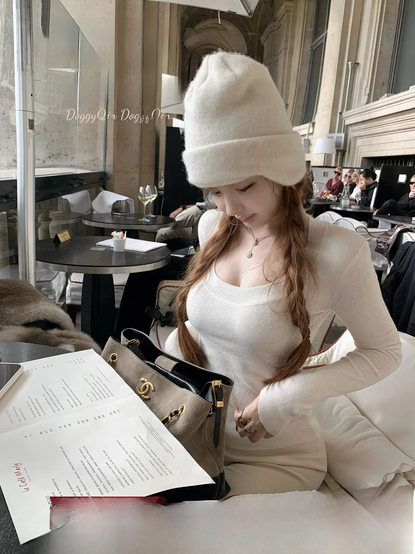 DOGGYQIN Женский трикотажный джемпер из чистого кашемира с U-образным вырезом, облегающий, комфортный, повседневный, с длинным рукавом, цветной
DOGGYQIN Женский трикотажный джемпер из чистого кашемира с U-образным вырезом, облегающий, комфортный, повседневный, с длинным рукавом, цветной