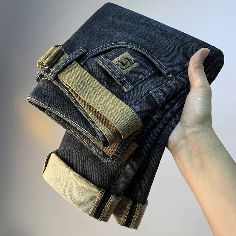 Черно-серые зимние мужские джинсы с толстым флисом и теплым кроем, облегающие и эластичные джинсовые повседневные брюки для маленьких ног.
Черно-серые зимние мужские джинсы с толстым флисом и теплым кроем, облегающие и эластичные джинсовые повседневные брюки для маленьких ног.