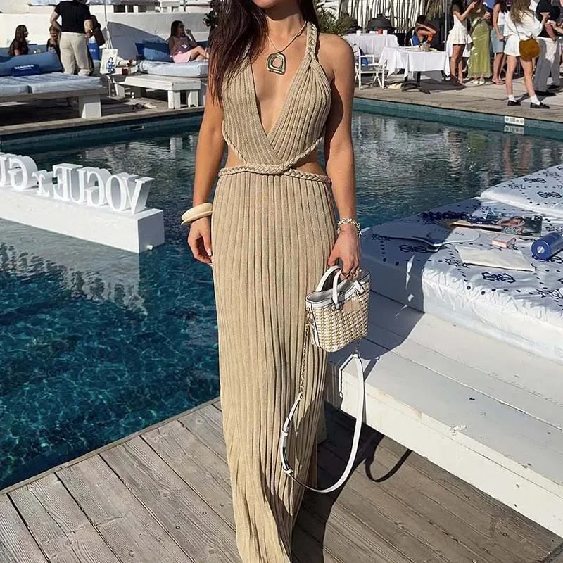 Sexy Hollow Out Sleeveless Knitted Long Dress Ladies 2025 V Neck Solid Slim Fit Summer Maxi Dress Elegant High Split Beach Dress
Sexy Hollow Out Sleeveless Knitted Long Dress Ladies 2025 V Neck Solid Slim Fit Summer Maxi Dress Elegant High Split Beach Dress