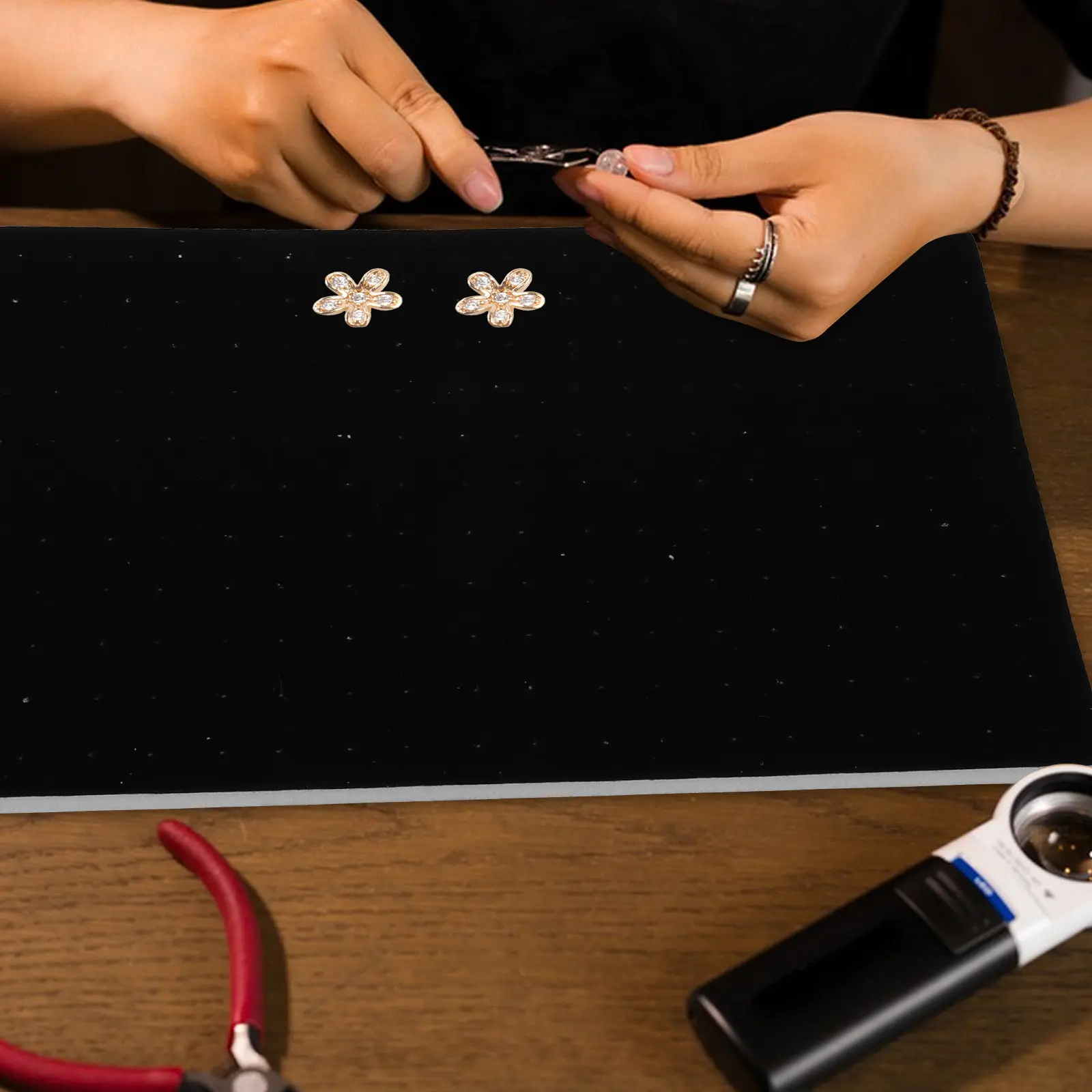 2 шт. губчатые вкладыши для шкатулок для украшений, органайзеры для серег и хранения, подставка-лоток высокой плотности с 198 точными отверстиями
2 шт. губчатые вкладыши для шкатулок для украшений, органайзеры для серег и хранения, подставка-лоток высокой плотности с 198 точными отверстиями