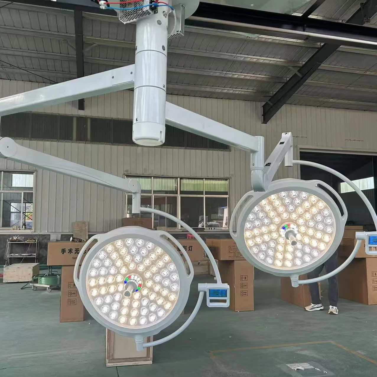 Hospital Operating Surgical Lamp LED Medical Shadowless Theatre Light Veterinary Equipment Ceiling Mounted Mobile Portable
Hospital Operating Surgical Lamp LED Medical Shadowless Theatre Light Veterinary Equipment Ceiling Mounted Mobile Portable
