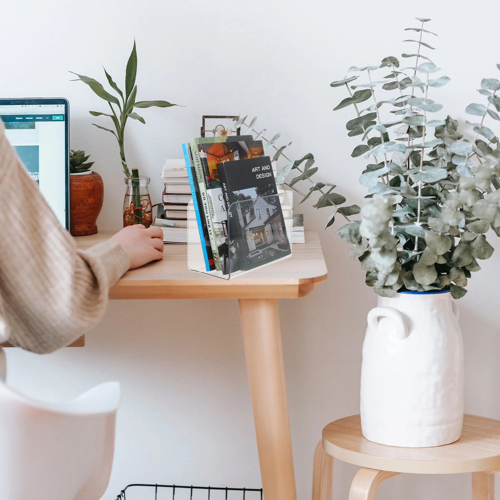 Transparent Acrylic Book Stand Vertical Book Sorter Rack for Office Bedroom Desk Space-Saving Clear Bookend Organizer Magazine
Transparent Acrylic Book Stand Vertical Book Sorter Rack for Office Bedroom Desk Space-Saving Clear Bookend Organizer Magazine