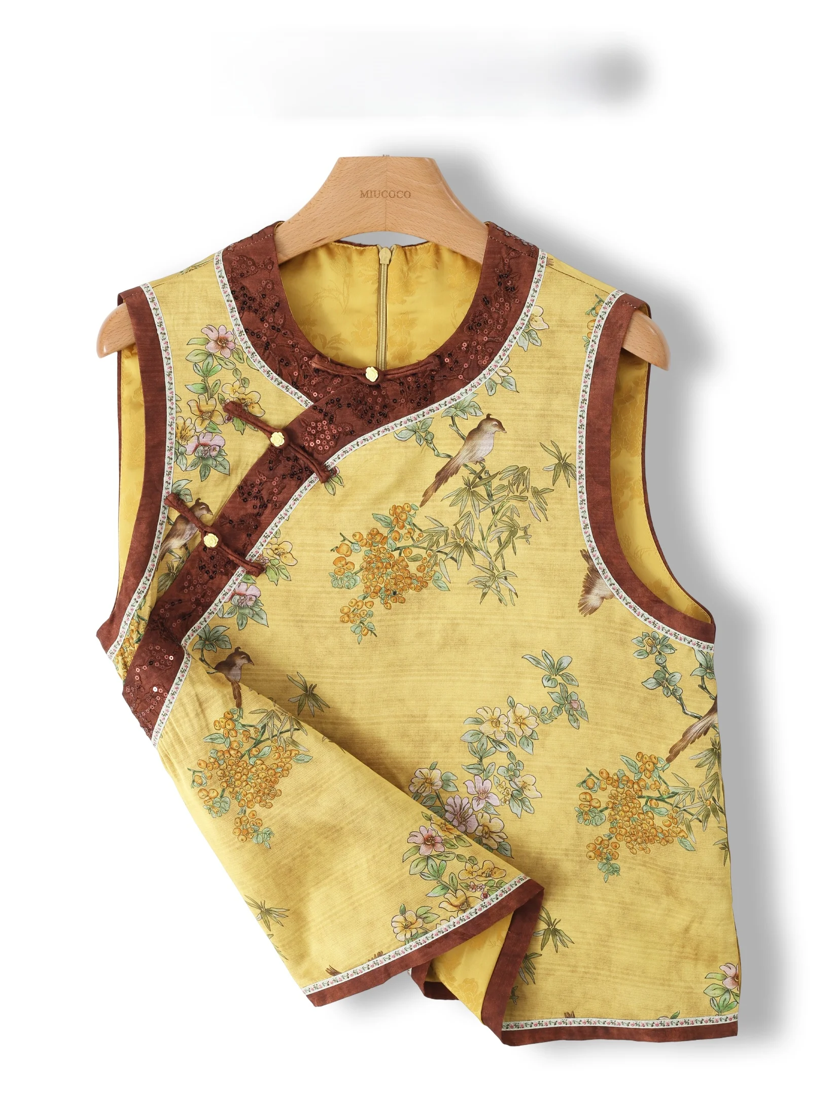 New Chinese Style Luxury Silk Embroidery round Neck Button up Vest Women's Trendy Fashionable Traditional Floral Design Top
New Chinese Style Luxury Silk Embroidery round Neck Button up Vest Women's Trendy Fashionable Traditional Floral Design Top