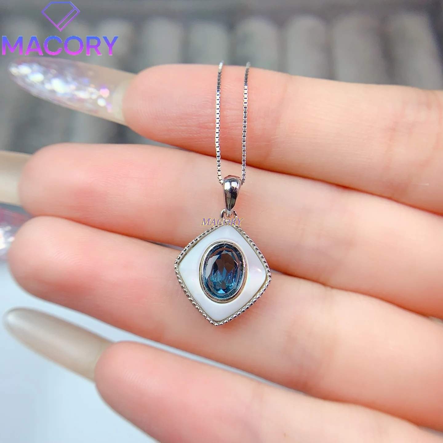 New Arrival Natural London Blue Topaz Pendant Classic and Simple Fashion High-End Feel Comes with Certificate
New Arrival Natural London Blue Topaz Pendant Classic and Simple Fashion High-End Feel Comes with Certificate