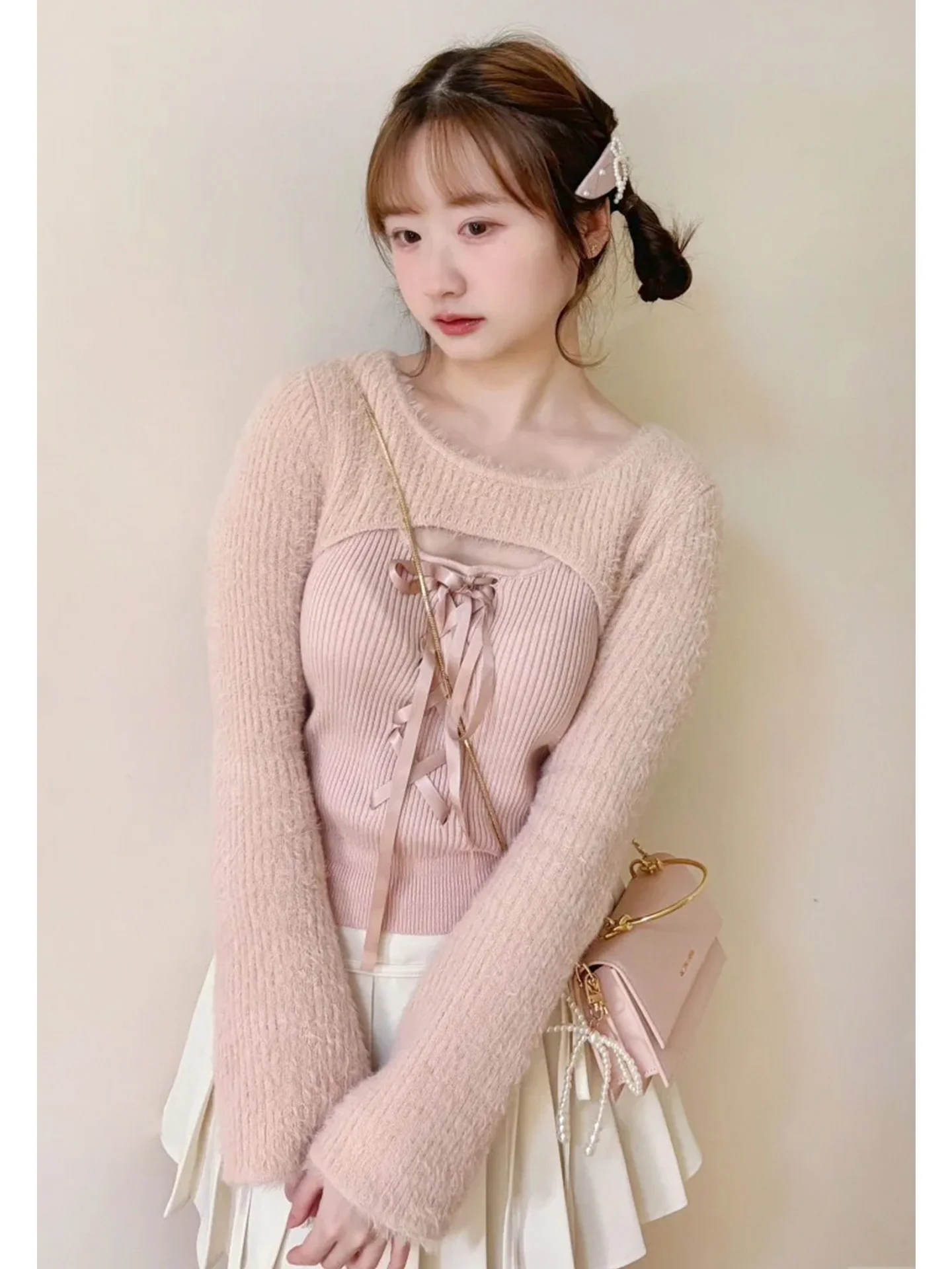 Sweet Style Knitted Hollow out Bell Sleeve Top Women's New Autumn Winter Polyester Fiber round Neck Pullover Fashion Ladies
Sweet Style Knitted Hollow out Bell Sleeve Top Women's New Autumn Winter Polyester Fiber round Neck Pullover Fashion Ladies