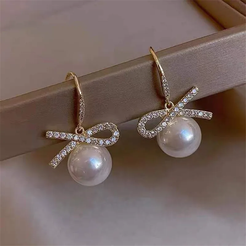 Noble Lady Elegant Pearl Dangle Earrings For Women Female Personality Fashion Earings Party Evening Dress Sexy Crystal Earring
Noble Lady Elegant Pearl Dangle Earrings For Women Female Personality Fashion Earings Party Evening Dress Sexy Crystal Earring