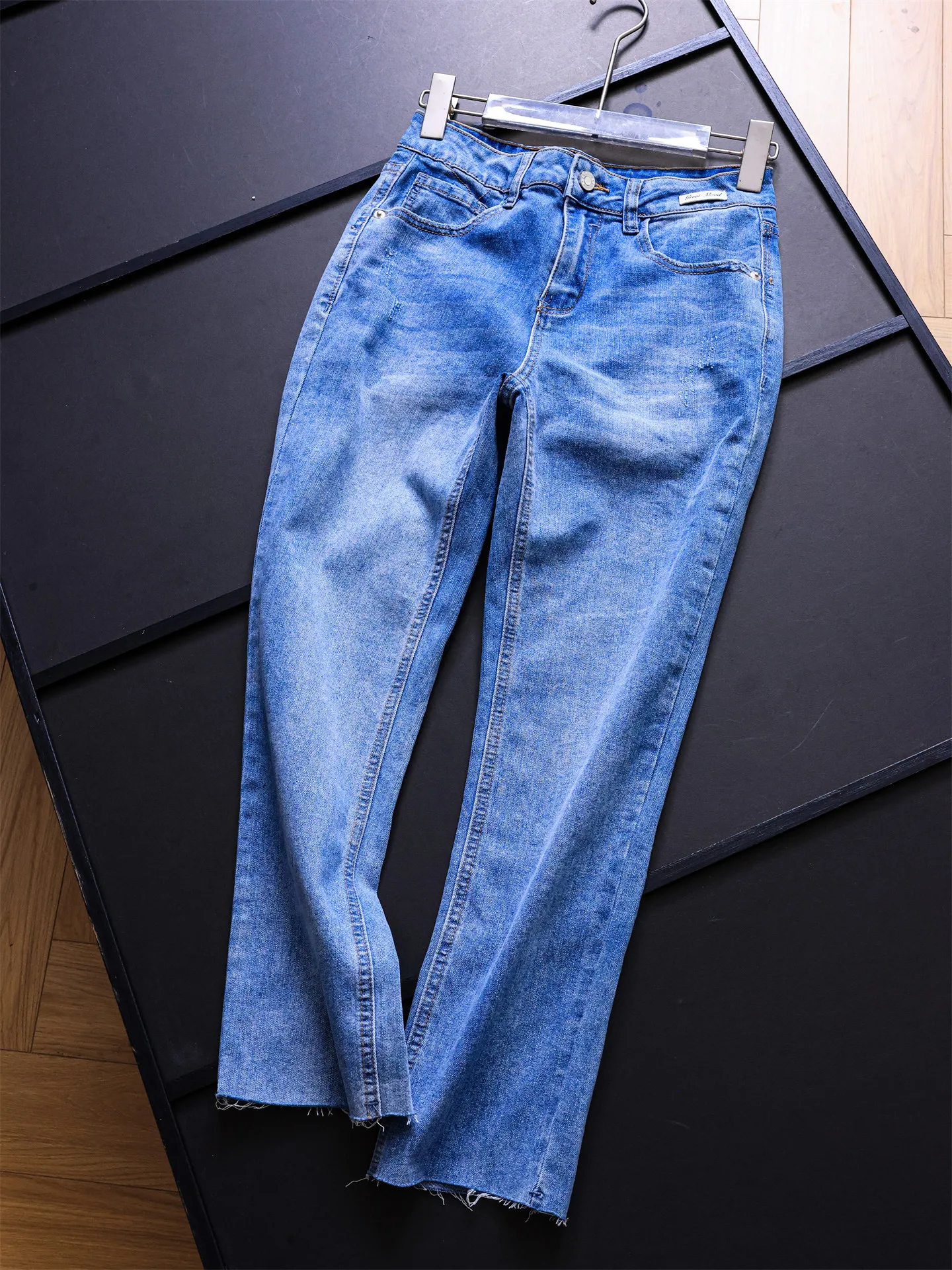 Light Blue Washed Distressed Straight Leg Jeans High Waist Women's Slimming Nine Point Cotton Blend Stretch Denim Pants
Light Blue Washed Distressed Straight Leg Jeans High Waist Women's Slimming Nine Point Cotton Blend Stretch Denim Pants