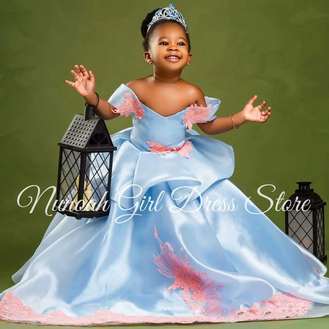 Princess Flower Girl Dress Pageant Gown for Wedding Satin Lace Appliques Floor Length Kids Birthday Party First Communion Gown
Princess Flower Girl Dress Pageant Gown for Wedding Satin Lace Appliques Floor Length Kids Birthday Party First Communion Gown