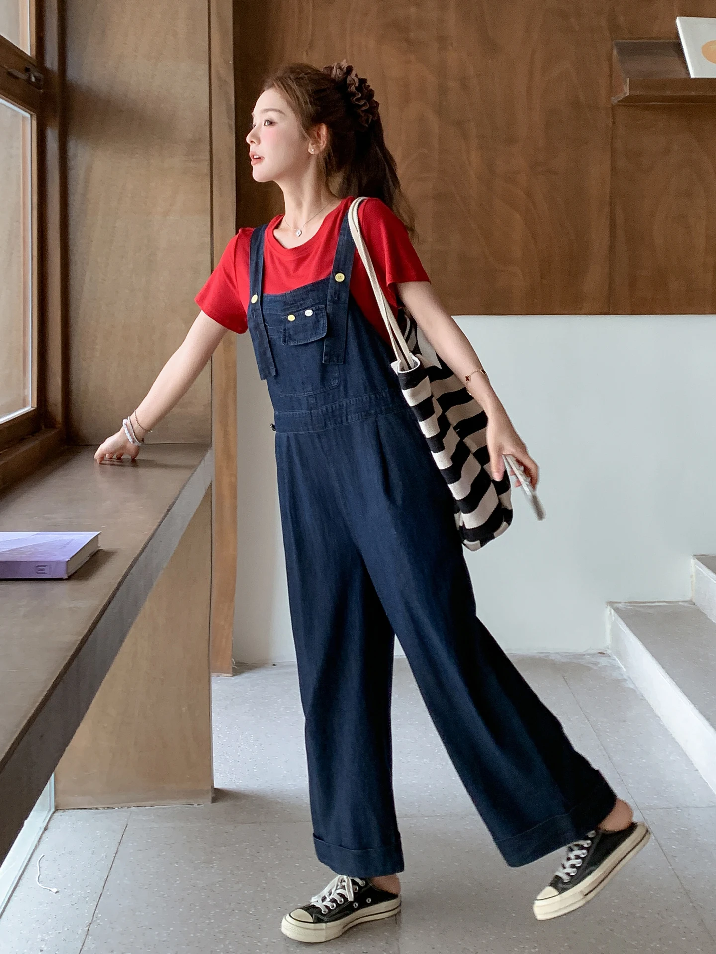 Высококачественные женские джинсовые комбинезоны, комплект из двух предметов, летняя роскошная рабочая одежда премиум-класса Sensation, длинный круглый костюм Sve Ne
Высококачественные женские джинсовые комбинезоны, комплект из двух предметов, летняя роскошная рабочая одежда премиум-класса Sensation, длинный круглый костюм Sve Ne