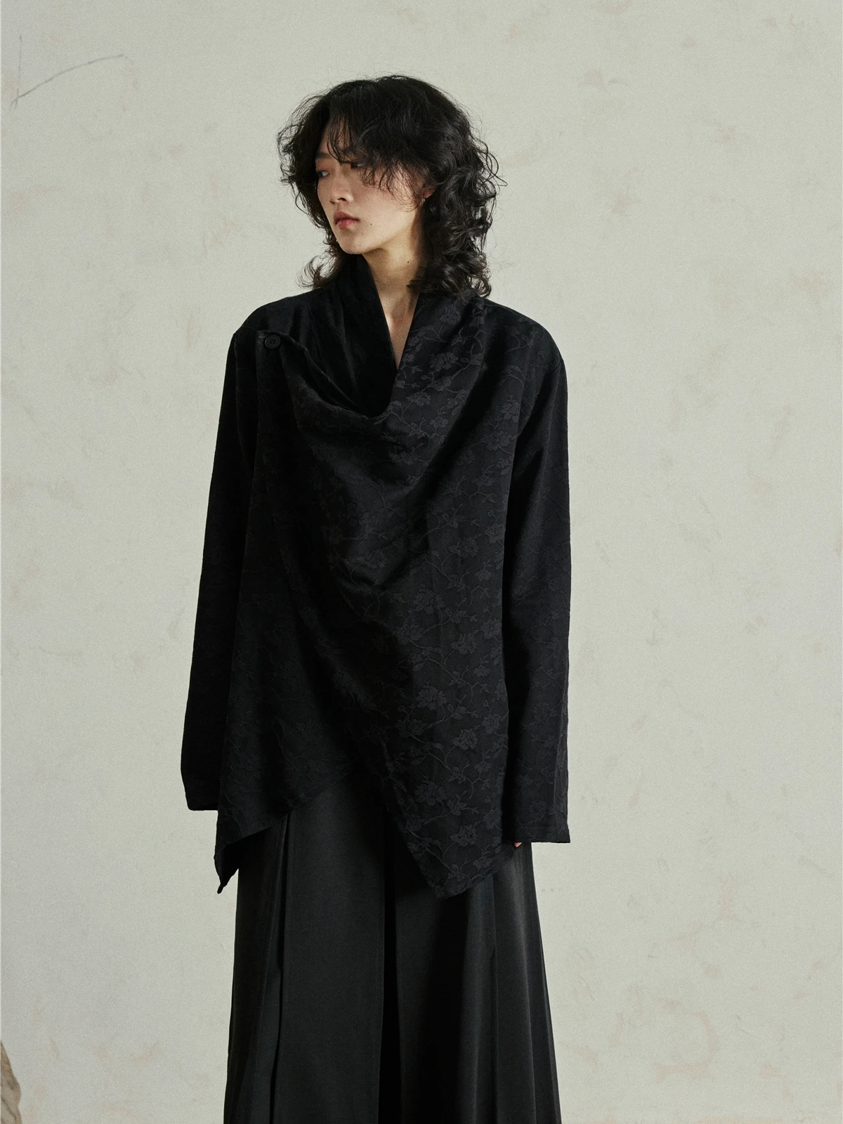 Sunyvonne Dark Irregular Hem Design Embroidered Jacket Top Outerwear Loose Fit Cotton Regular Length Single Button Closure
Sunyvonne Dark Irregular Hem Design Embroidered Jacket Top Outerwear Loose Fit Cotton Regular Length Single Button Closure