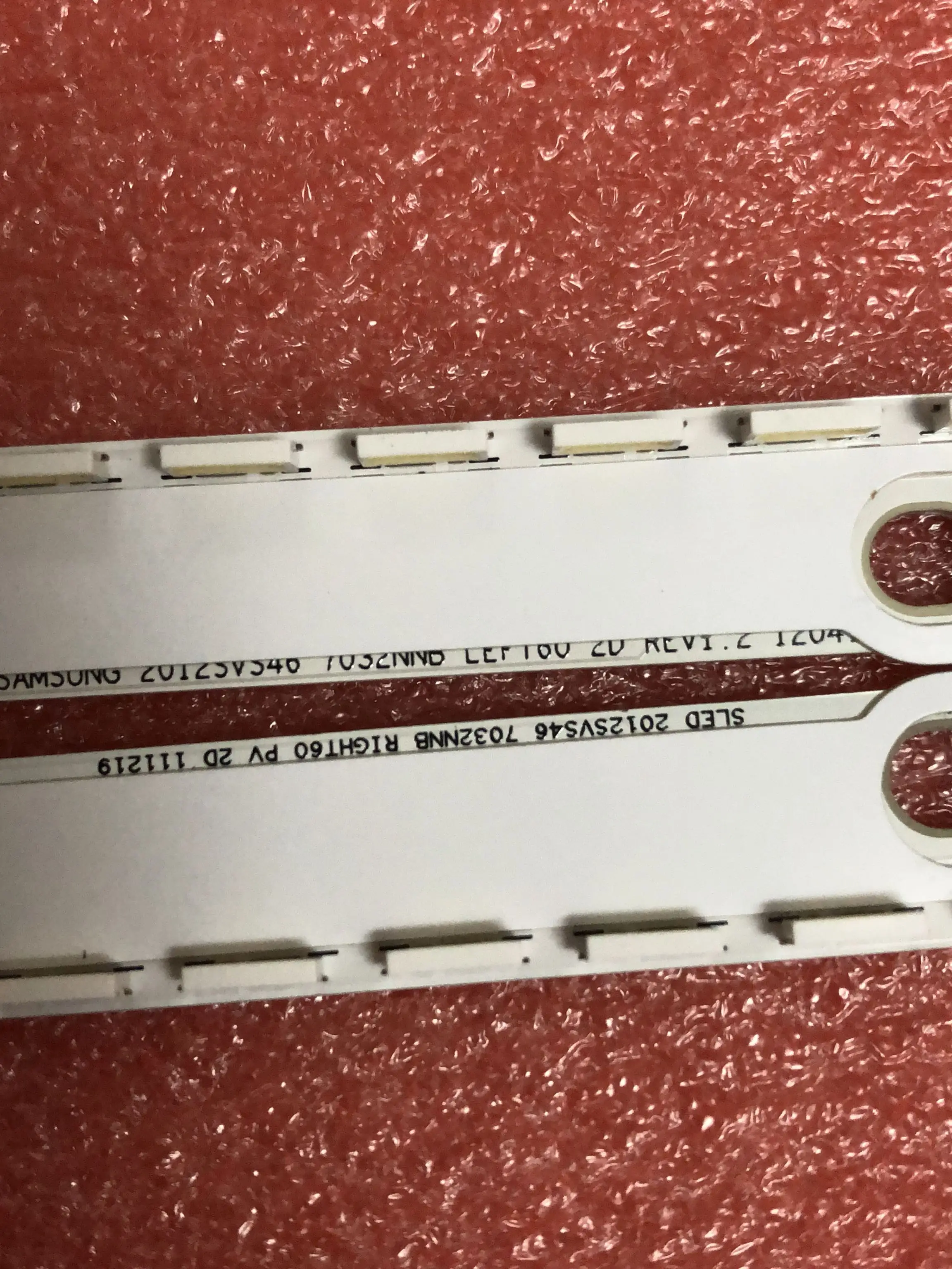 2Pieces/lot FOR SLED 2012S46 7032NNB RIGHT/LEFT60 2D Samsung UA46ES550R LCD TV backlight
2Pieces/lot FOR SLED 2012S46 7032NNB RIGHT/LEFT60 2D Samsung UA46ES550R LCD TV backlight
