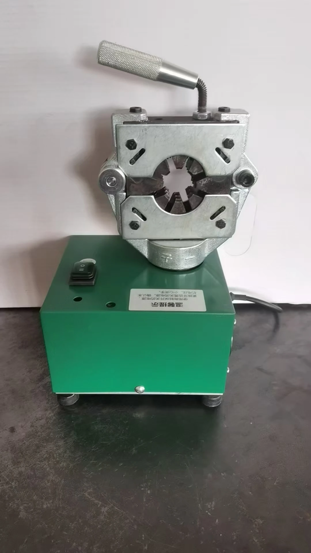 Гидравлический обжимной станок для шлангов 6-19 мм, инструмент для обжима шлангов кондиционеров, насос с электроприводом и шестеренчатый обжимной станок для шлангов
Гидравлический обжимной станок для шлангов 6-19 мм, инструмент для обжима шлангов кондиционеров, насос с электроприводом и шестеренчатый обжимной станок для шлангов