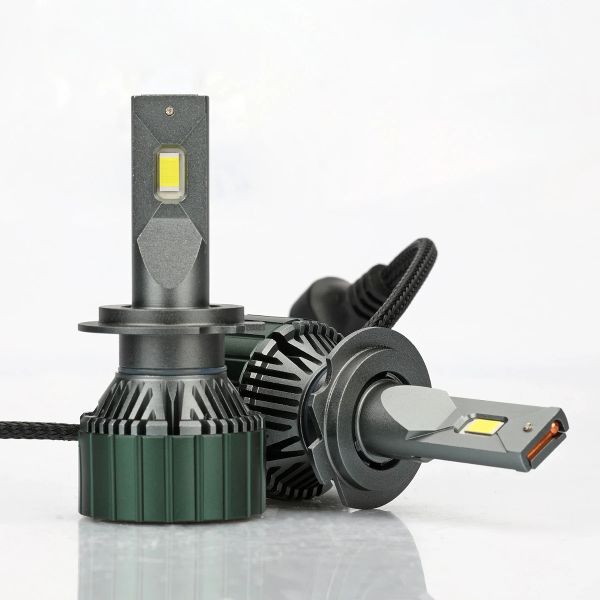 2Pcs Car Headlight H4 H7 LED H1 30000LM Auto Bulbs Led Headlight Light Lamp Fog Lights Plug And Play Turbo Fan Headlight Bulbs
2Pcs Car Headlight H4 H7 LED H1 30000LM Auto Bulbs Led Headlight Light Lamp Fog Lights Plug And Play Turbo Fan Headlight Bulbs