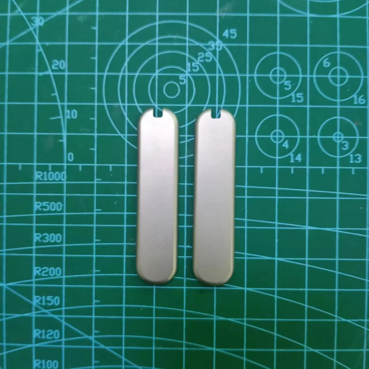 1 Pair Titanium Alloy Handle Scales for 58mm Victorinox Swiss Army Knife Modify Accessory
1 Pair Titanium Alloy Handle Scales for 58mm Victorinox Swiss Army Knife Modify Accessory