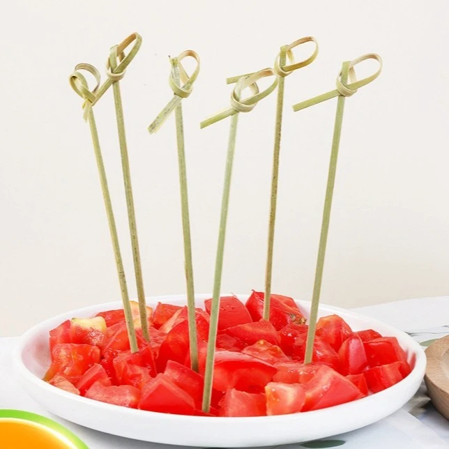 100pcs Disposable Bamboo Skewers Natural Bamboo Sticks Cocktail Picks Toothpicks Drink Fruit Food Dessert Barbecue Sticks
100pcs Disposable Bamboo Skewers Natural Bamboo Sticks Cocktail Picks Toothpicks Drink Fruit Food Dessert Barbecue Sticks