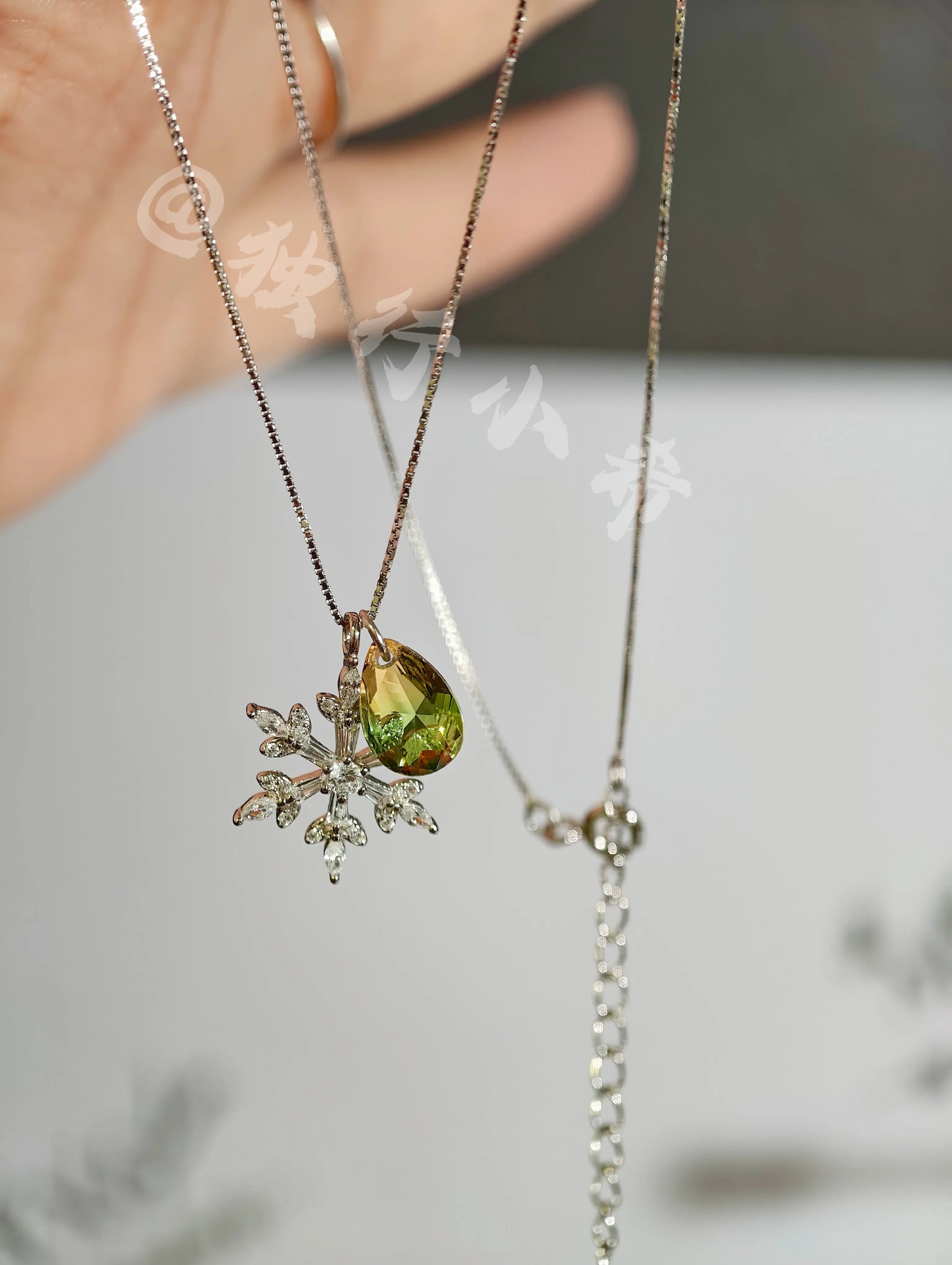 Love and Deepspace Zayne Snowflake Water Drop s925 Pure Silver Clavicle Chain Beautiful Style New Necklace birthday Gift
Love and Deepspace Zayne Snowflake Water Drop s925 Pure Silver Clavicle Chain Beautiful Style New Necklace birthday Gift