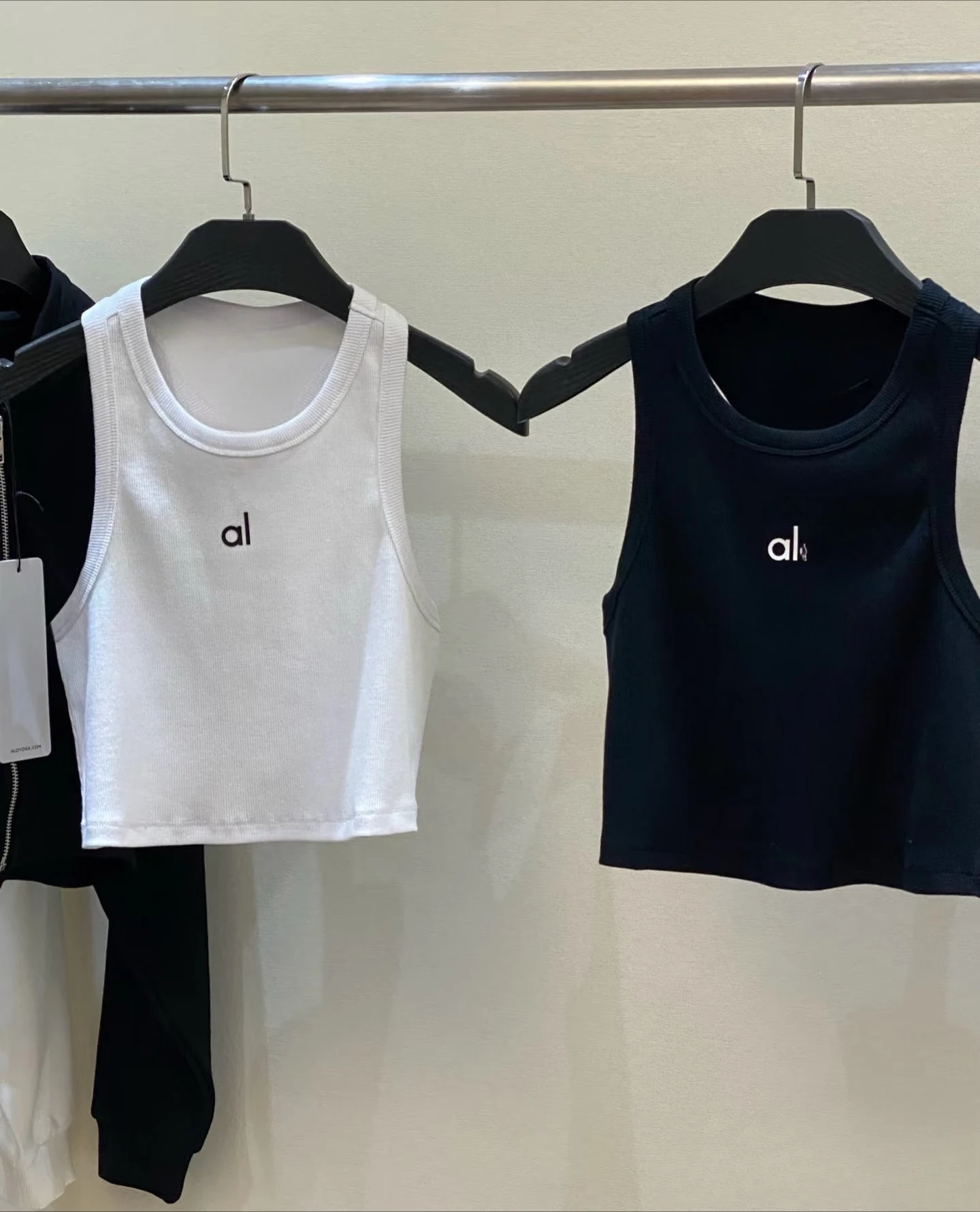 Summer New AL Printed Women's Clothing High-quality I-back Spice Girls Sleeveless Sports Slim Short Vest Suspenders
Summer New AL Printed Women's Clothing High-quality I-back Spice Girls Sleeveless Sports Slim Short Vest Suspenders