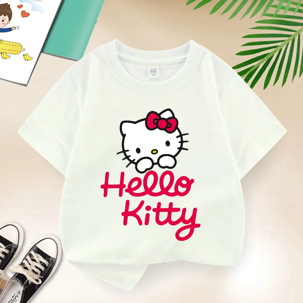Летняя футболка для девочек Lovely Hello Kitty, материал из чистого хлопка, универсальная с короткими рукавами для летних детей.
Летняя футболка для девочек Lovely Hello Kitty, материал из чистого хлопка, универсальная с короткими рукавами для летних детей.