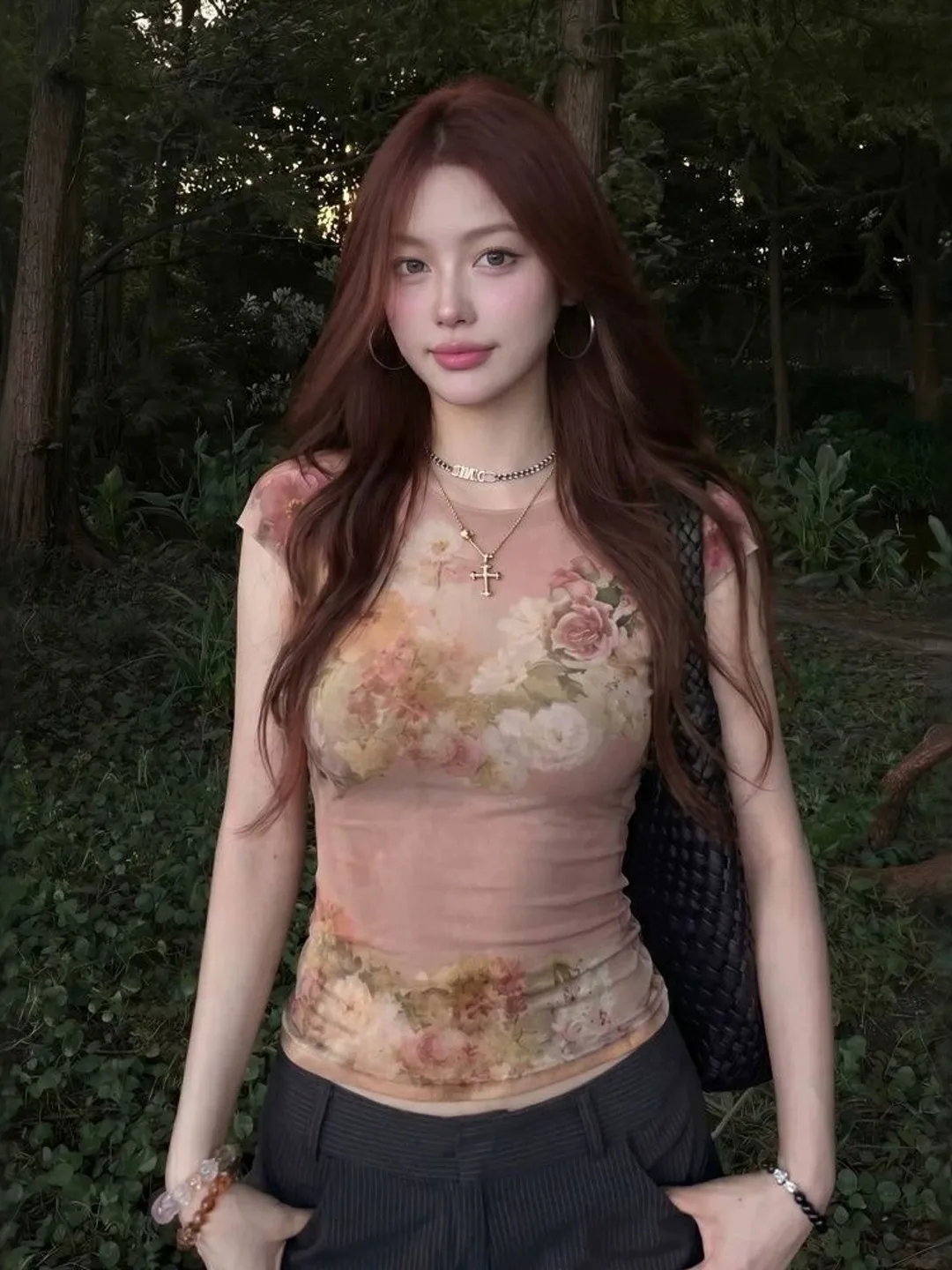 Pink Mesh Floral Short Sleeve T-Shirt Women's Summer Slimming Short Style Korean Version Commute Style Creative Pattern
Pink Mesh Floral Short Sleeve T-Shirt Women's Summer Slimming Short Style Korean Version Commute Style Creative Pattern