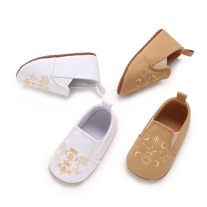Spring New Baby Shoes Fashionable Classic Embroidered Lazy Shoes Soft Sole Comfortable and Lightweight Casual Walking Shoes
Spring New Baby Shoes Fashionable Classic Embroidered Lazy Shoes Soft Sole Comfortable and Lightweight Casual Walking Shoes
