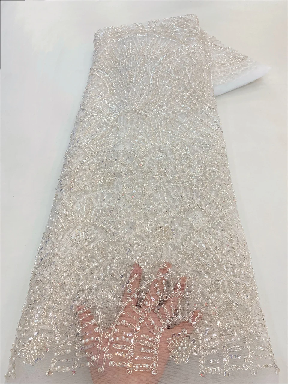 African Handmade Beads Laces Fabrics Luxury Nigerian Sequins Mesh Lace Fabric French Bride Tulle Lace for DIY Wedding VXZ5966
African Handmade Beads Laces Fabrics Luxury Nigerian Sequins Mesh Lace Fabric French Bride Tulle Lace for DIY Wedding VXZ5966