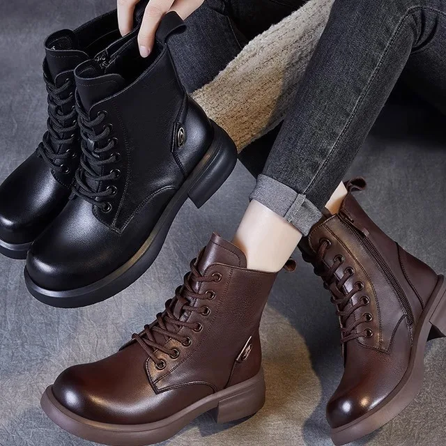 Genuine Top Layer Cowhide Women's Boots Autumn Winter Short Boots Retro British Style Thickened Mid-Calf round Toe
Genuine Top Layer Cowhide Women's Boots Autumn Winter Short Boots Retro British Style Thickened Mid-Calf round Toe