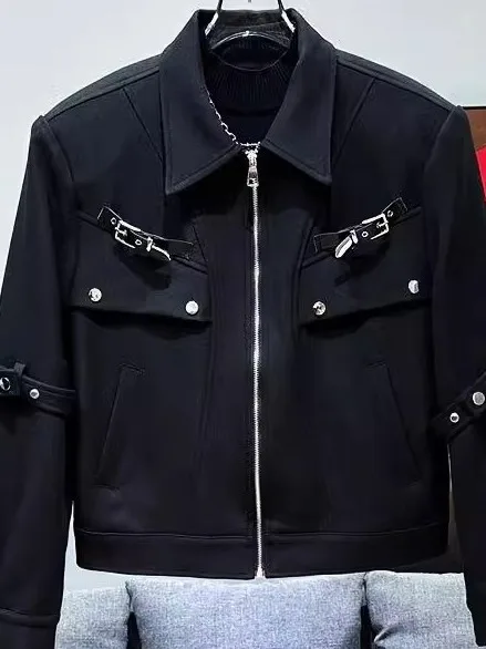 Мужская куртка с металлическими нашивками на плечах, в американском стиле, для работы и мотоциклистов, молодежная, модная, осенняя коллекция
Мужская куртка с металлическими нашивками на плечах, в американском стиле, для работы и мотоциклистов, молодежная, модная, осенняя коллекция
